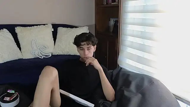 Snapshot of Derekswan chatting on November 14, 6:50 pm Derekswan online show from November 14, 6:50 pm