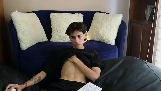 Snapshot of Derekswan chatting on November 17, 1:39 pm Derekswan online show from November 17, 1:39 pm