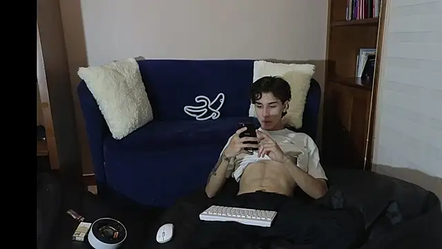 Snapshot of Derekswan chatting on November 29, 11:08 pm Derekswan online show from November 29, 11:08 pm