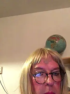 simone xdressing online show from December 22, 12:50 am