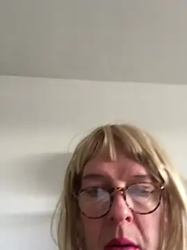 simone xdressing online show from January 26, 10:12 am