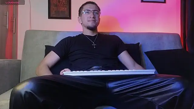 AresMassimoX online show from April 18, 1:59 pm