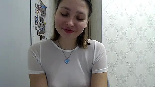 Snapshot of your__gena chatting on November 18, 5:28 pm your gena online show from November 18, 5:28 pm