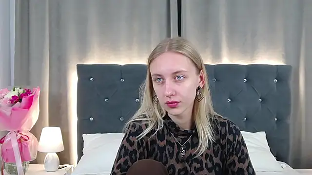 RachaelCute online show from May 31, 3:58 am