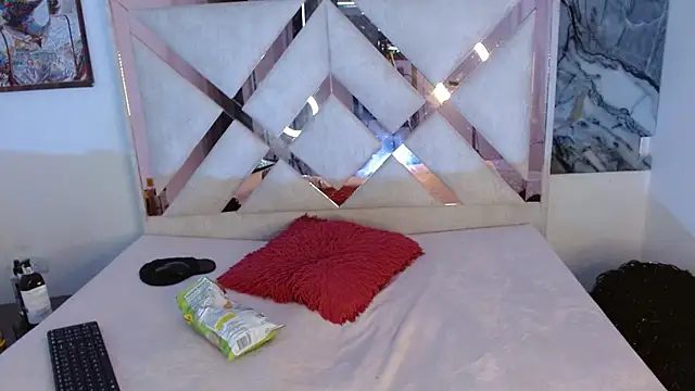 tael novacs online show from December 14, 3:12 am