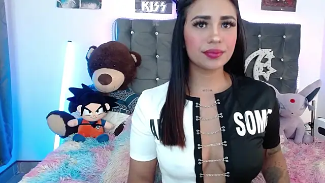 lunabritton1 online show from March 1, 4:47 am