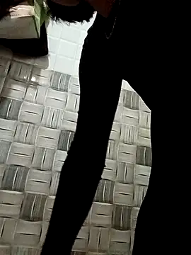 thuy-kieu online show from February 23, 9:23 pm