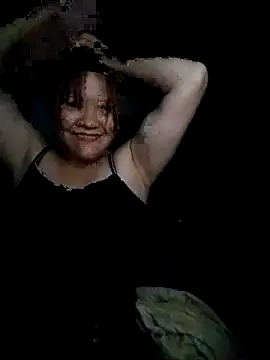 Snapshot of m-mbae chatting on April 19, 1:16 am m-mbae online show from April 19, 1:16 am