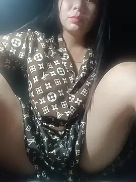Snapshot of vangkt-cute chatting on May 24, 5:40 pm vangkt-cute online show from May 24, 5:40 pm