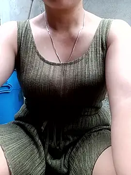 Snapshot of vangkt-cute chatting on June 1, 2:35 am vangkt-cute online show from June 1, 2:35 am