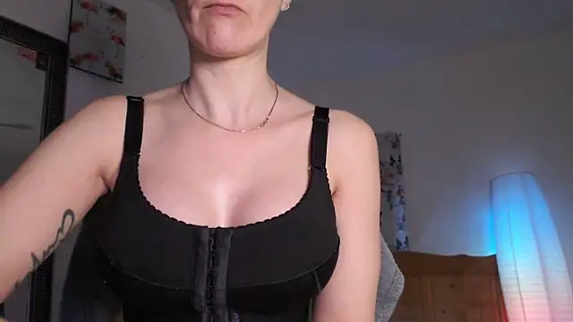 MissyDior8 online show from March 29, 8:47 am