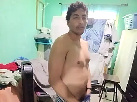 Snapshot of charlyver36 chatting on November 24, 9:36 pm charlyver36 online show from November 24, 9:36 pm