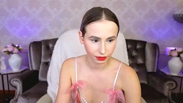 YourMoneyBossNikki online show from November 12, 1:44 pm