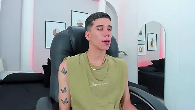 Gabo white1 online show from December 2, 7:25 am