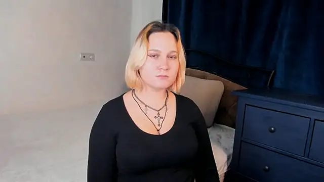 SecretVenom online show from November 18, 8:08 am