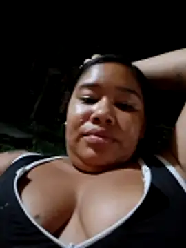 Snapshot of Sarahy- chatting on April 27, 12:30 am Sarahy- online show from April 27, 12:30 am