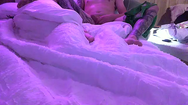 jayteelive online show from April 8, 9:26 pm