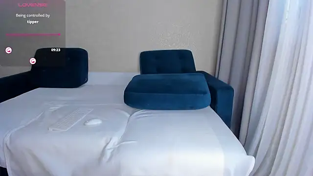 Snapshot of pandora_gold chatting on October 25, 10:45 am pandora gold online show from October 25, 10:45 am