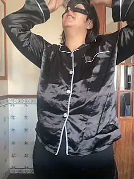 Snapshot of Lexxxie_hott chatting on November 16, 4:34 pm Lexxxie hott online show from November 16, 4:34 pm