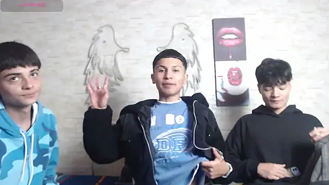 axel milo kairo and noa online show from December 1, 8:36 pm