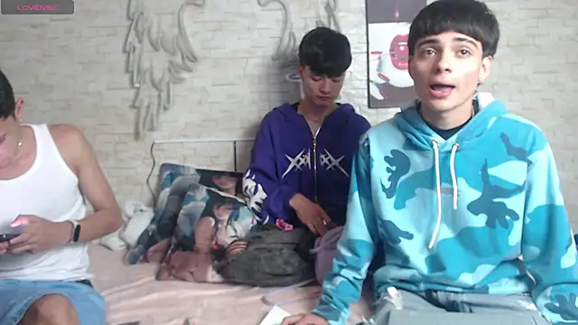 axel milo kairo and noa online show from December 16, 7:19 pm