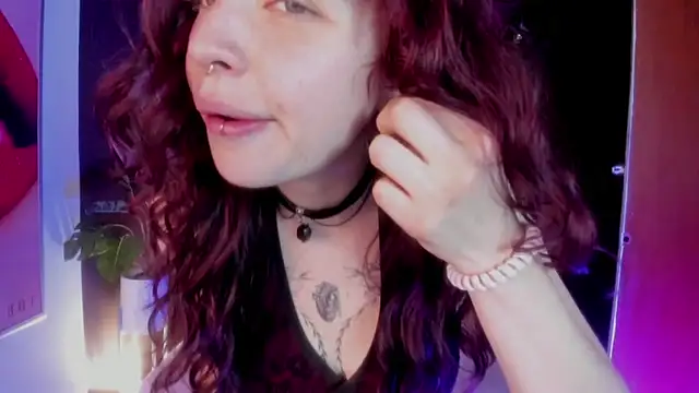 Snapshot of Velvet_Dreamss chatting on February 27, 2:28 pm Velvet Dreamss online show from February 27, 2:28 pm