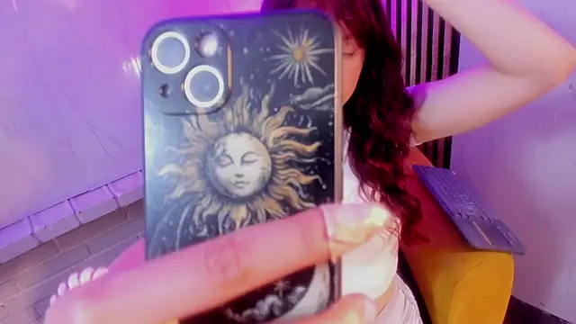 Snapshot of Velvet_Dreamss chatting on March 2, 12:23 pm Velvet Dreamss online show from March 2, 12:23 pm