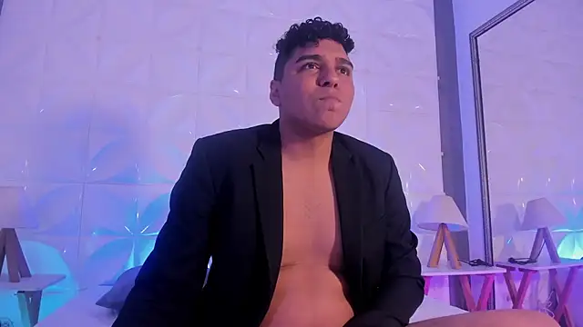 Snapshot of Tony_Rios_ chatting on November 13, 5:28 am Tony Rios online show from November 13, 5:28 am