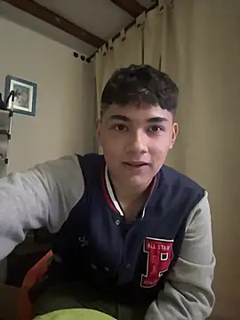 Snapshot of Santiagooo1233 chatting on July 4, 4:51 am Santiagooo1233 online show from July 4, 4:51 am