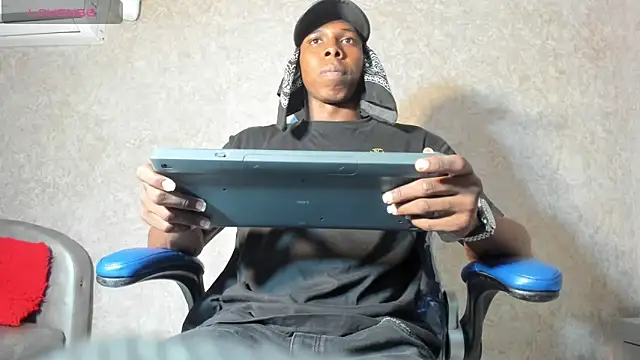 Snapshot of mike_aly chatting on February 12, 12:33 pm mike aly online show from February 12, 12:33 pm