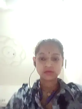 Mohnicute online show from May 2, 12:15 am