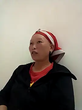 girl-hot2x online show from November 26, 1:12 pm