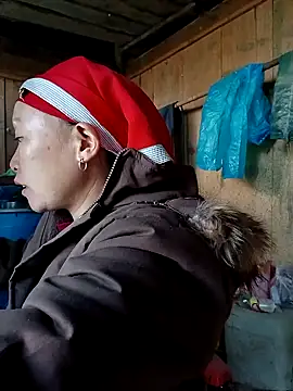 girl-hot2x online show from December 19, 1:34 am