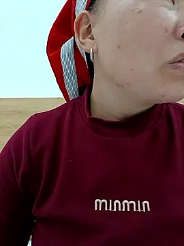 girl-hot2x online show from January 15, 1:05 pm