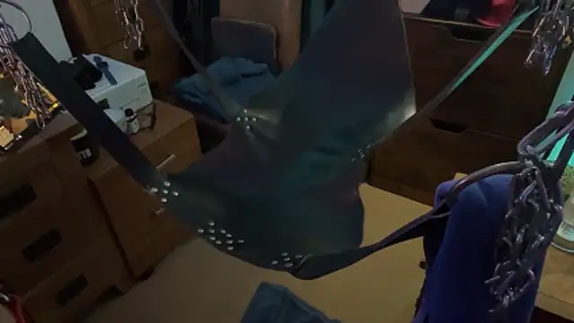 Snapshot of LeatherSdaddy chatting on November 26, 5:58 pm LeatherSdaddy online show from November 26, 5:58 pm