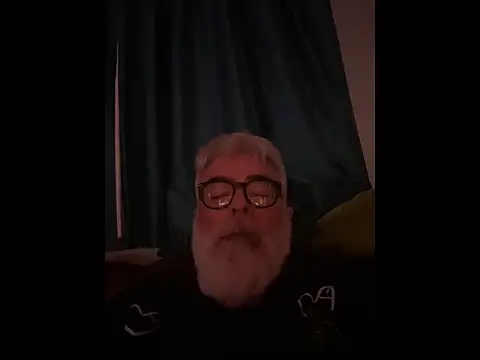 Snapshot of LeatherSdaddy chatting on January 7, 9:28 pm LeatherSdaddy online show from January 7, 9:28 pm