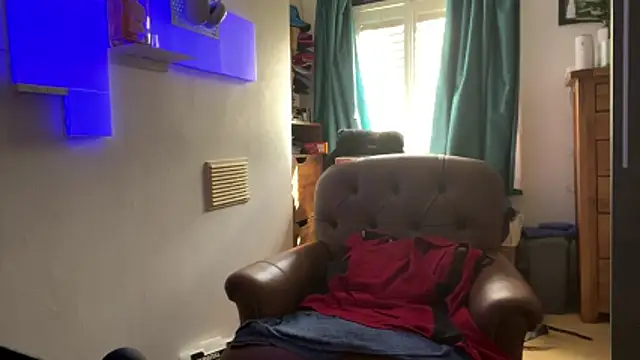 LeatherSdaddy online show from April 12, 1:38 pm