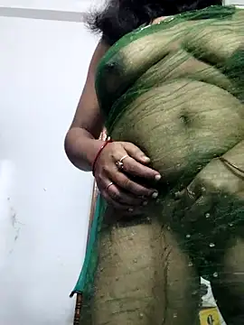 Snapshot of Hot-ruma chatting on November 18, 2:17 am Hot-ruma online show from November 18, 2:17 am