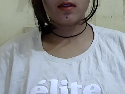 Snapshot of Anika_Singh chatting on April 18, 9:24 am Anika Singh online show from April 18, 9:24 am