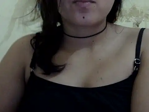 Snapshot of Anika_Singh chatting on April 21, 9:37 am Anika Singh online show from April 21, 9:37 am