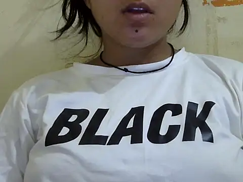 Snapshot of Anika_Singh chatting on May 16, 4:42 am Anika Singh online show from May 16, 4:42 am