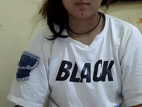Snapshot of Anika_Singh chatting on May 19, 4:19 am Anika Singh online show from May 19, 4:19 am