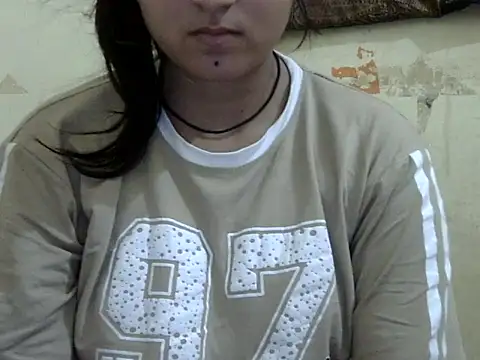 Snapshot of Anika_Singh chatting on May 25, 9:37 am Anika Singh online show from May 25, 9:37 am