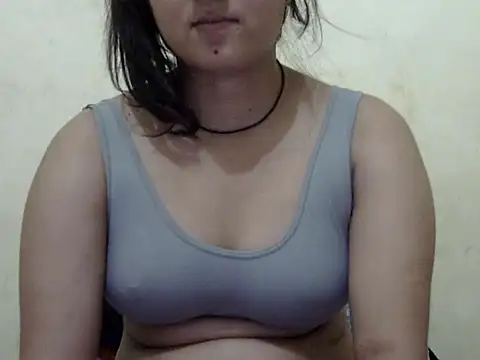 Snapshot of Anika_Singh chatting on May 27, 3:53 pm Anika Singh online show from May 27, 3:53 pm
