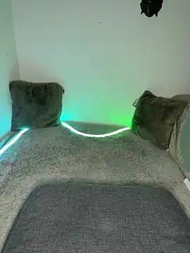 Snapshot of AuroraAllure_27 chatting on January 9, 6:10 pm AuroraAllure 27 online show from January 9, 6:10 pm