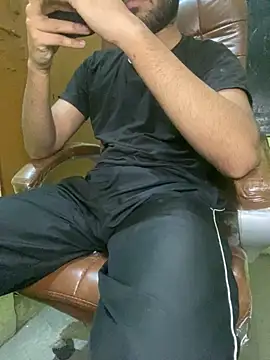 hotyyyyjonny online show from April 13, 2:39 am