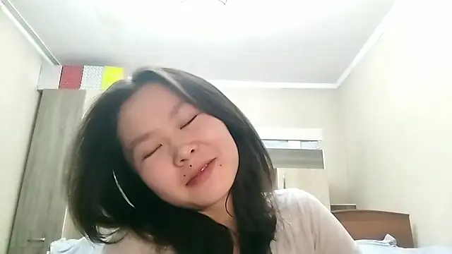 HuldaKye online show from November 21, 1:32 pm