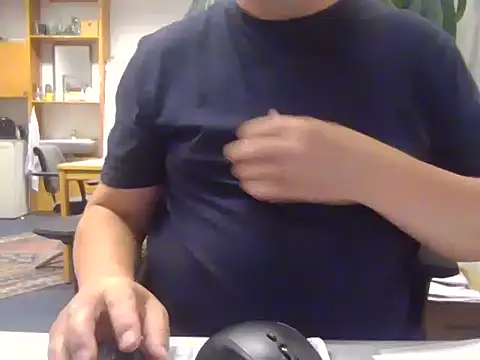 Snapshot of sssuka chatting on November 15, 2:13 pm sssuka online show from November 15, 2:13 pm