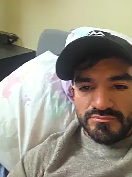 piggylatino online show from March 29, 11:05 pm