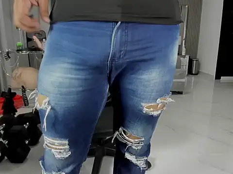 Snapshot of master_leather chatting on July 15, 3:39 pm master leather online show from July 15, 3:39 pm